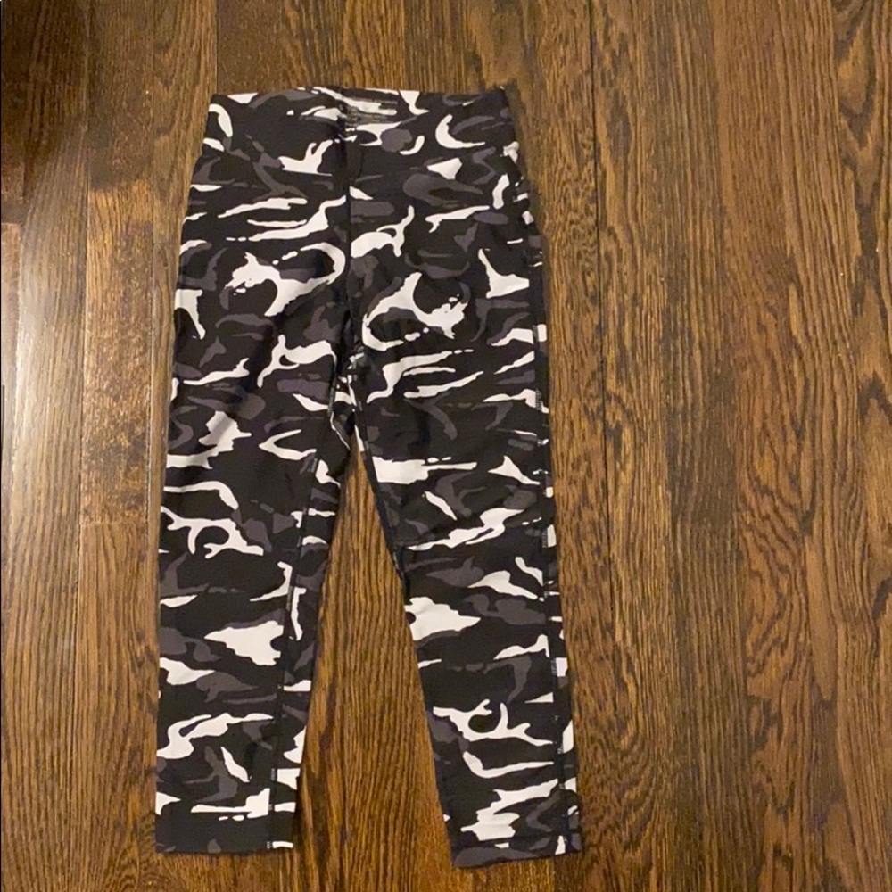 HPE ( Human Performance engineering) camo crops